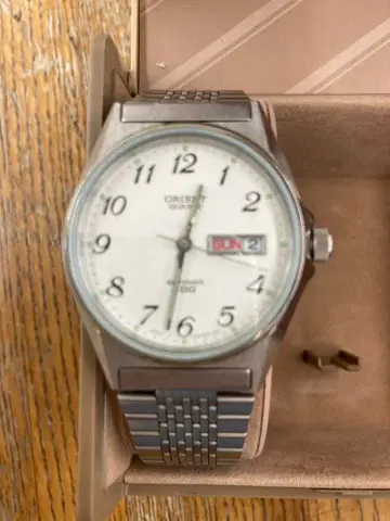 앤티크 손목시계 증정품 포함 미사용품 오리엔트 스위머 100 남성용