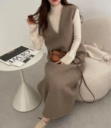 앤도미 페이크 반지 울 V넥 보아 원피스