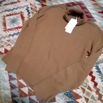 유니클로 캐시미어 100% 터틀넥 스웨터