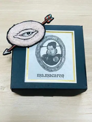 ma.macaron 자수 브로치 화살이 박힌 눈