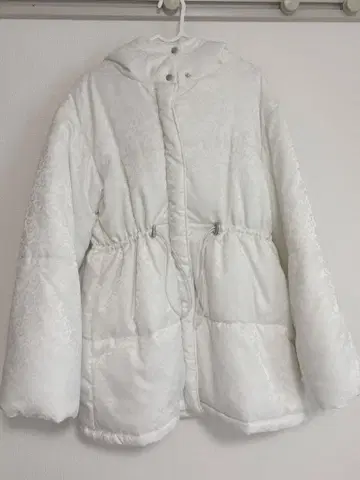 Lovilyn 자카드 미들 기장 에코 다운 자켓