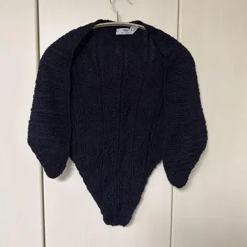 INIS MEAIN 삼각형 스톨 네이비