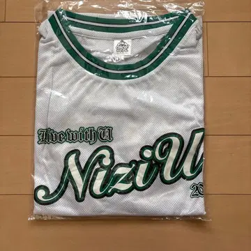 NiziU Live with U 2023 유니폼