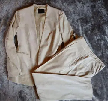 투모로우랜드 벨로아 노카라 수트