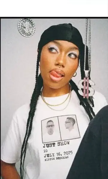 IO JUST SHOW 티셔츠