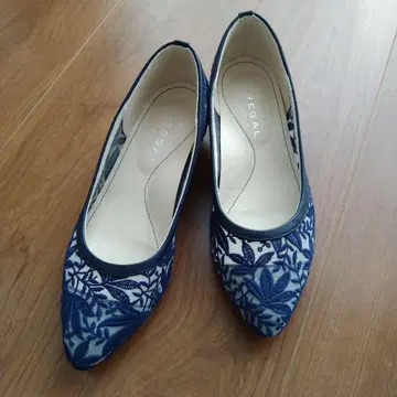 REGAL 네이비 꽃무늬 스틸레토