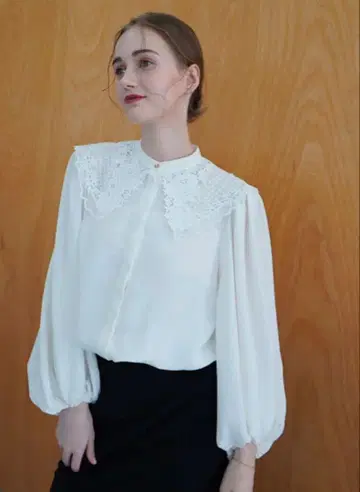 acka 클래식 레이스 블라우스