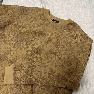 HARE 올 패턴 자수 맨투맨