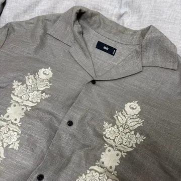 HARE 자수 반팔 셔츠