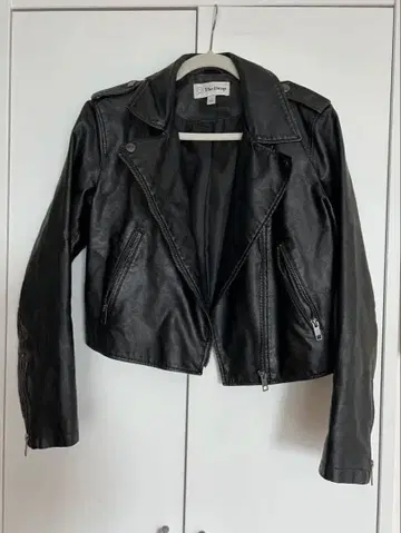 The Drop 인조 가죽 크롭 기장 자켓 사이즈 S 블랙 컬러