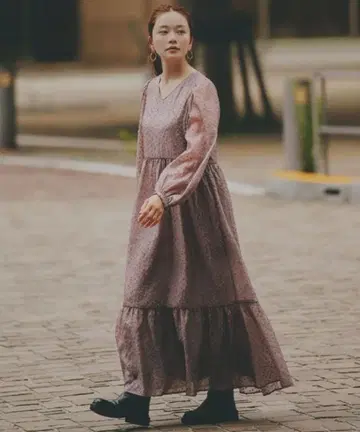 GLOBAL WORK 타카야마 나오코 콜라보/V넥 티어드 원피스