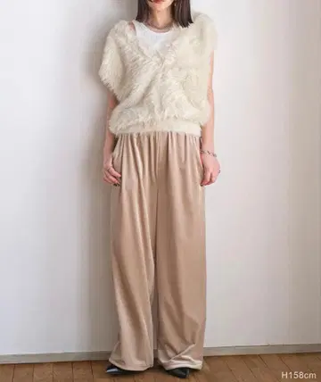 AKTE V넥 샤기 니트 베스트