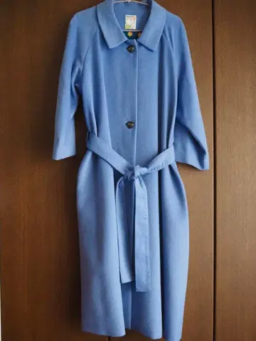 만나인 라이트 블루 롱 코트