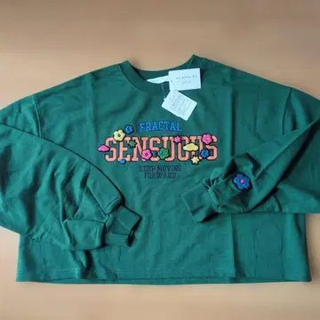 플라워 자수 다크 그린 긴팔 T셔츠