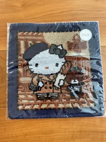 IENA 페이러 헬로키티 트리플 콜라보 손수건