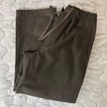 브러쉬드 맨투맨 와이드 팬츠