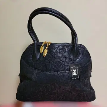 꽃무늬 블랙 가죽 핸드백