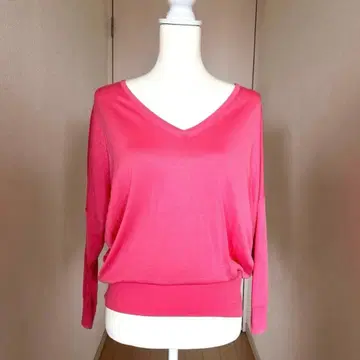 새상품급 유나이티드 애로우즈 실크 코튼 V넥 니트