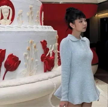 Jenny 착용 Bibiy. 실버 페플럼 니트