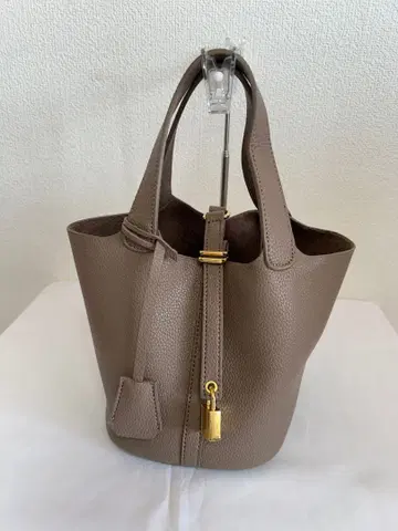 인기 에투프 큐브 백 참과 스카프 증정