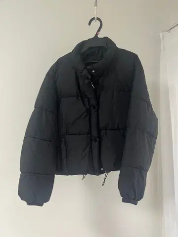 새상품급 블랙 다운 자켓