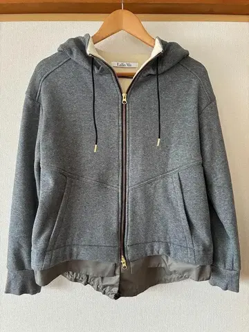 라리아무 여성용 후드티 사이즈: 38 (M 정도)