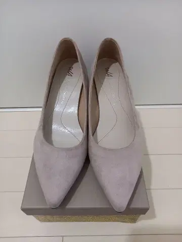 오리엔탈 트래픽 베이지 펌프스