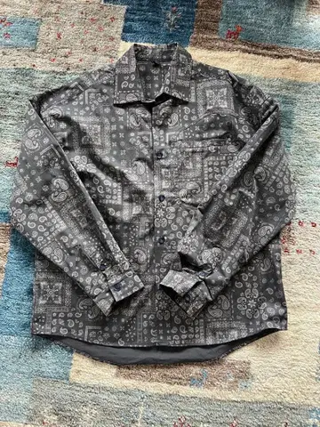 반다나 패턴 그레이 긴팔 셔츠 L 사이즈 KARAKU