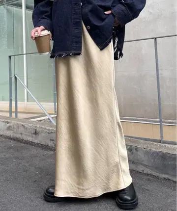 스타일업 새틴 스커트 베이지 롱 스커트