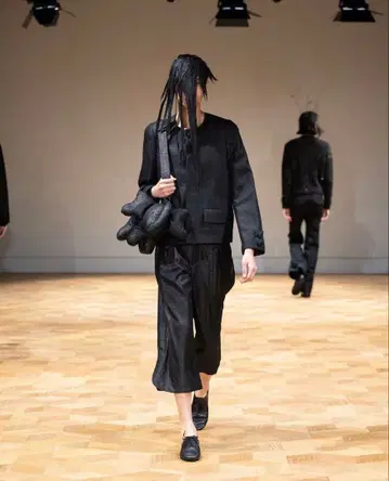 ORIMI CROPPED BIG SLACKS ( LAME )