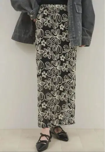 [Shelly island] 코드 레이스 자수 타이트 스커트