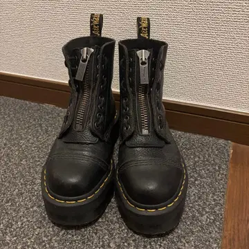 닥터마틴 SINCLAIR 통굽 정글 부츠 8홀 UK4