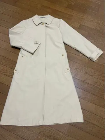 Aquascutum 크림색 가을봄 트렌치코트