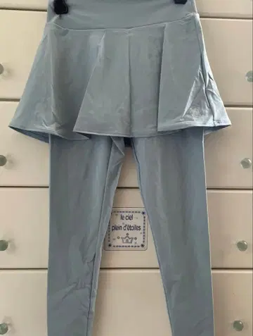 FEELCYCLE 스커트 부착 레깅스 (연한 블루)