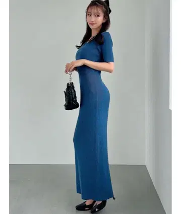 RESEXXY 개더 포인트 타이트 니트 원피스