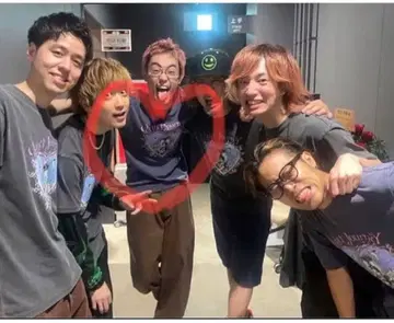 스다 마사키 T셔츠 네이비