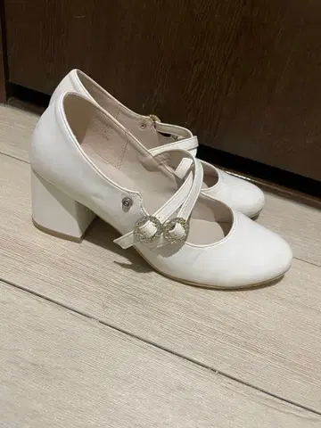 힐 에블린 지뢰 화이트 펌프스