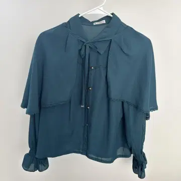 axes femme 케이프 디자인 긴팔 셔츠