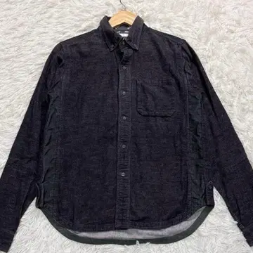 White Mountaineering 다크 그레이 버튼 다운 긴팔 셔츠