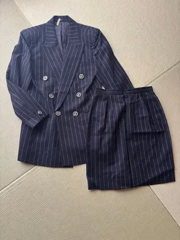 네이비 스트라이프 스커트 수트