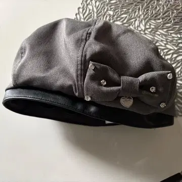 pium 리본 포함 그레이 베레모