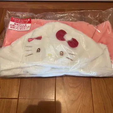 [미개봉 새상품] 산리오 제일복권 헬로키티 라스트 원 후드 부착 케이프