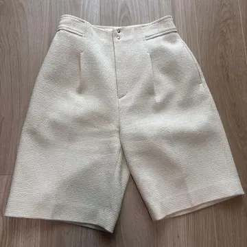 green label relaxing 아이보리 숏팬츠 36