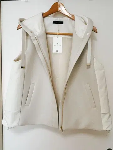 Bou Jeloud 후드 부착 아이보리 베스트