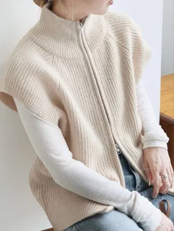 더블 지퍼 하이넥 니트 베스트
