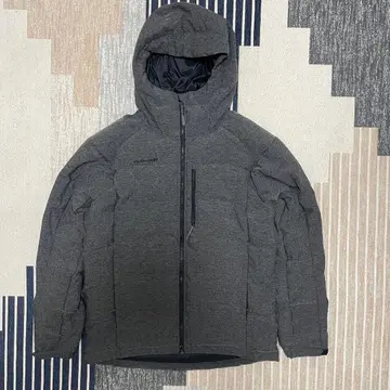 마무트 다운 자켓 L 사이즈 그레이 후드 부착