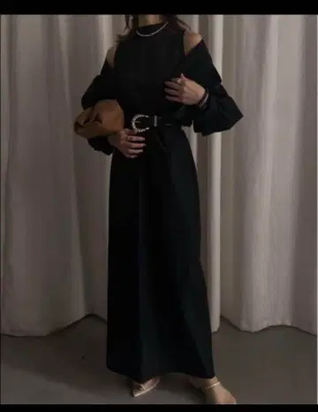 AMERI MEDI 오프 숄더 퍼프 슬리브 드레스