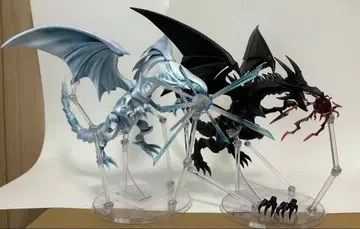 S.H.MonsterArts 유희왕 레드아이즈 블루아이즈 2체 세트