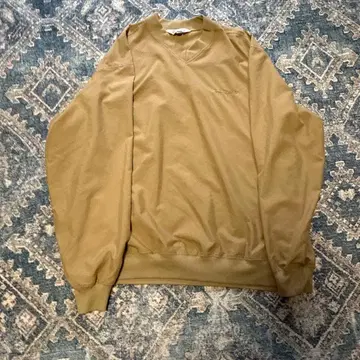 베이지 V넥 긴팔 스웨터