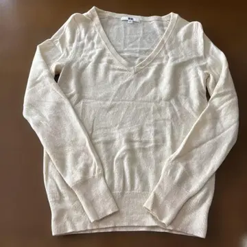 UNIQLO 캐시미어 니트 스웨터 M 사이즈 약간 착용